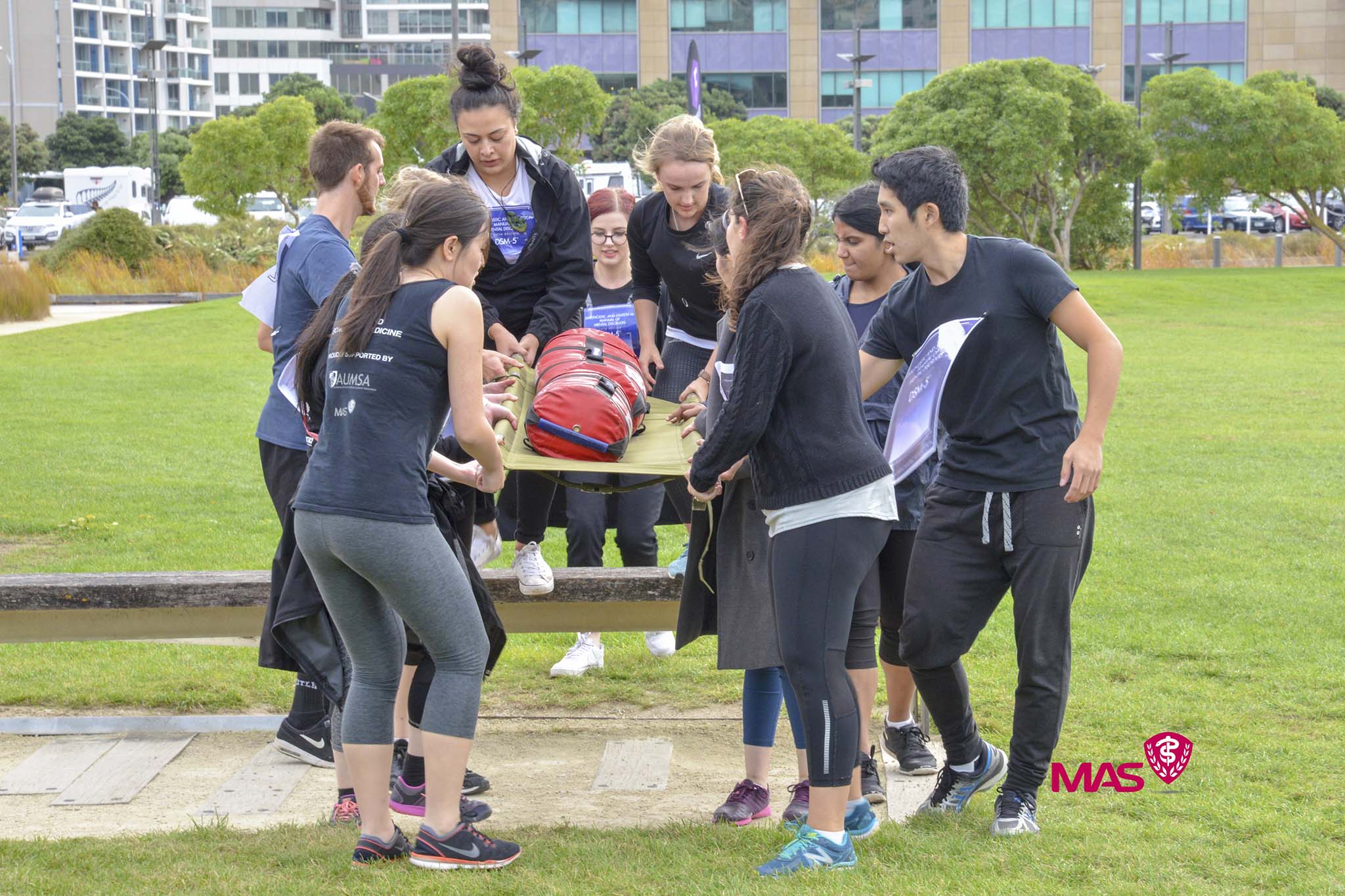 NZ Medical students teams outdoors rescue